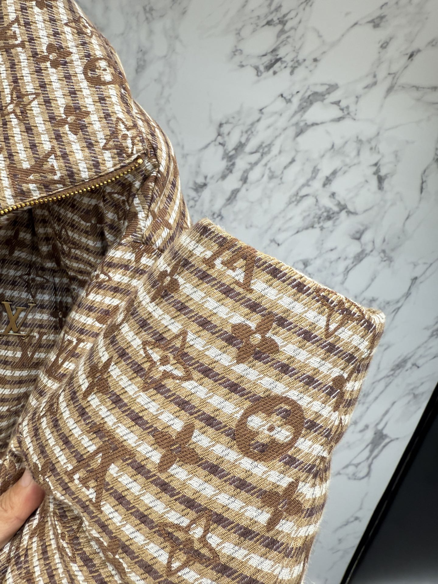 LV精品仿製毛呢羽絨外套 米棕格紋立領保暖短版夾克｜歐美奢侈品精品推薦