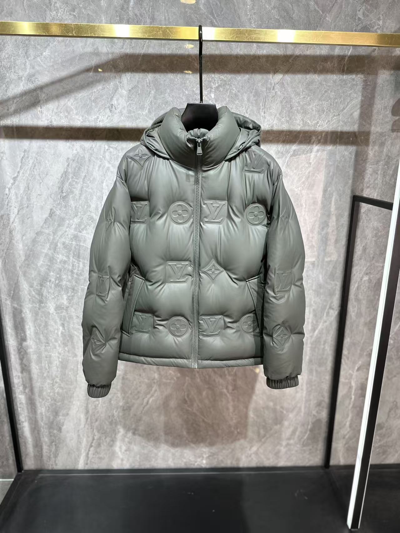 LV原單立體壓花羽絨外套 灰綠色連帽防風保暖夾克
