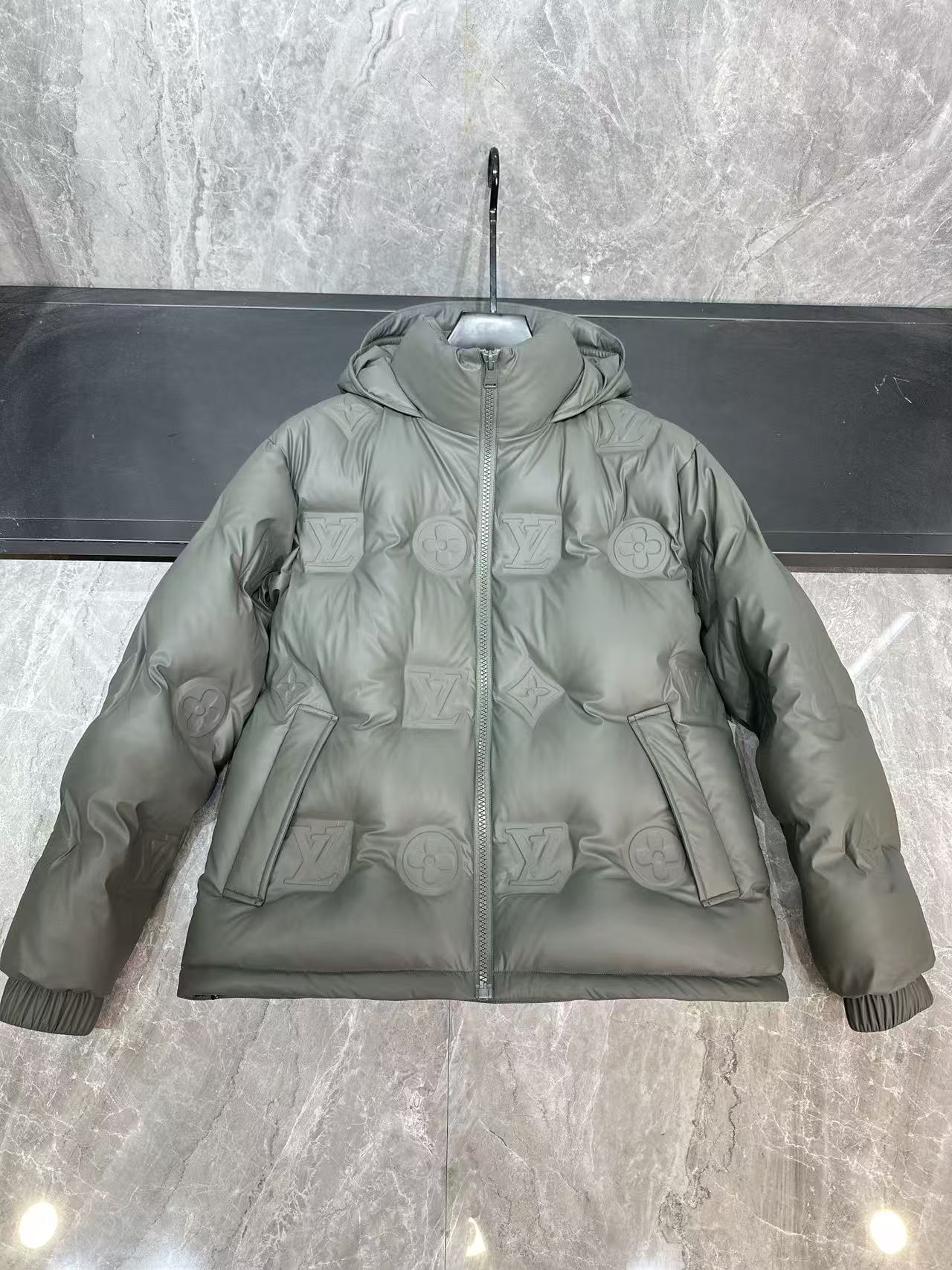 LV原單立體壓花羽絨外套 灰綠色連帽防風保暖夾克｜歐美奢侈品精品推薦
