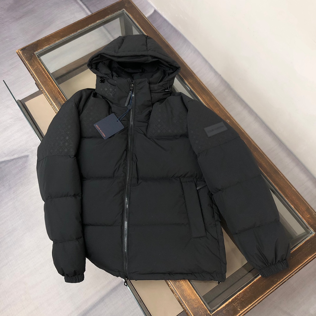 LV頂級原單羽絨外套 黑色立體織紋防風連帽款
