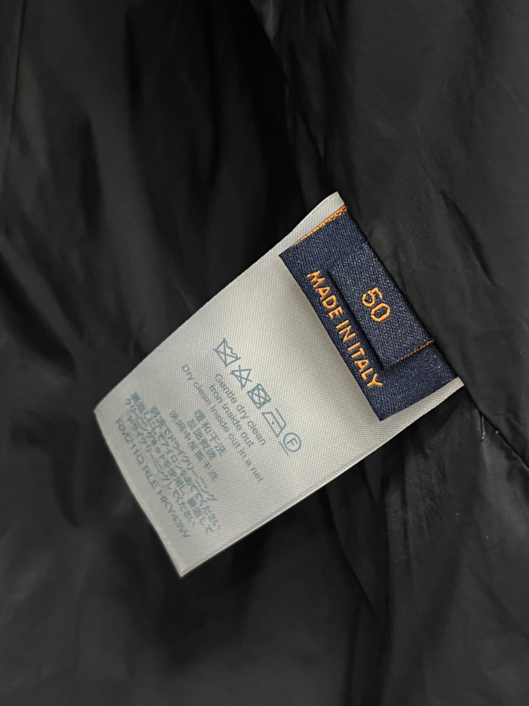 LV 高仿Monogram羽絨外套經典拼接設計 黑色冬季款｜歐美奢侈品精品推薦