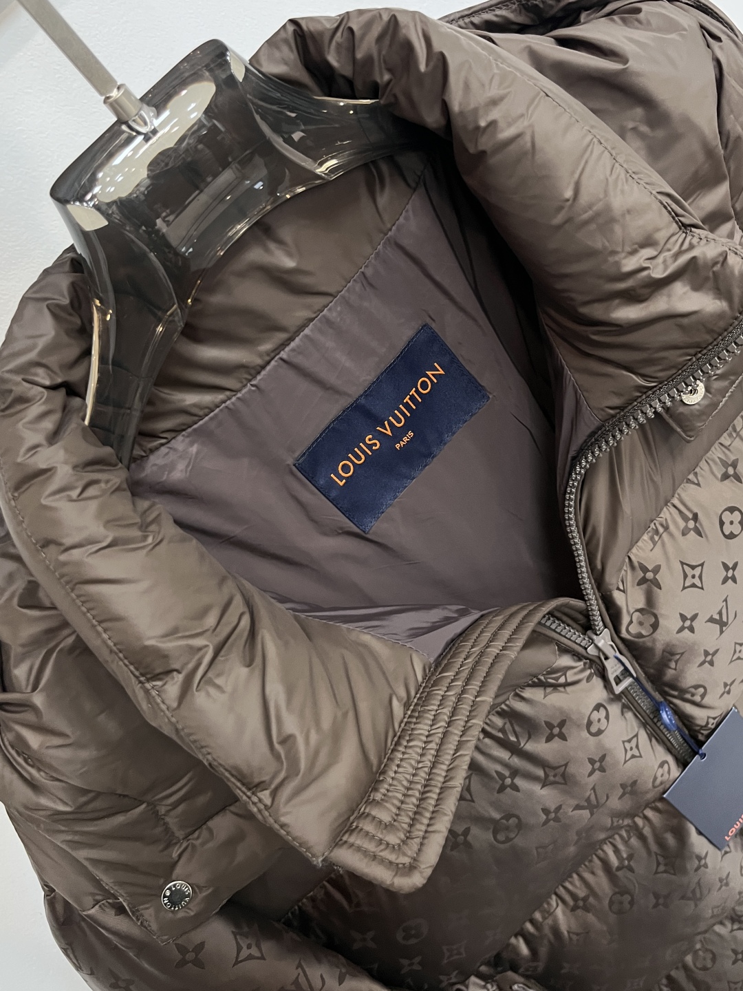 LV 高仿Monogram羽絨外套經典拼接設計 咖啡色冬季款｜歐美奢侈品精品推薦