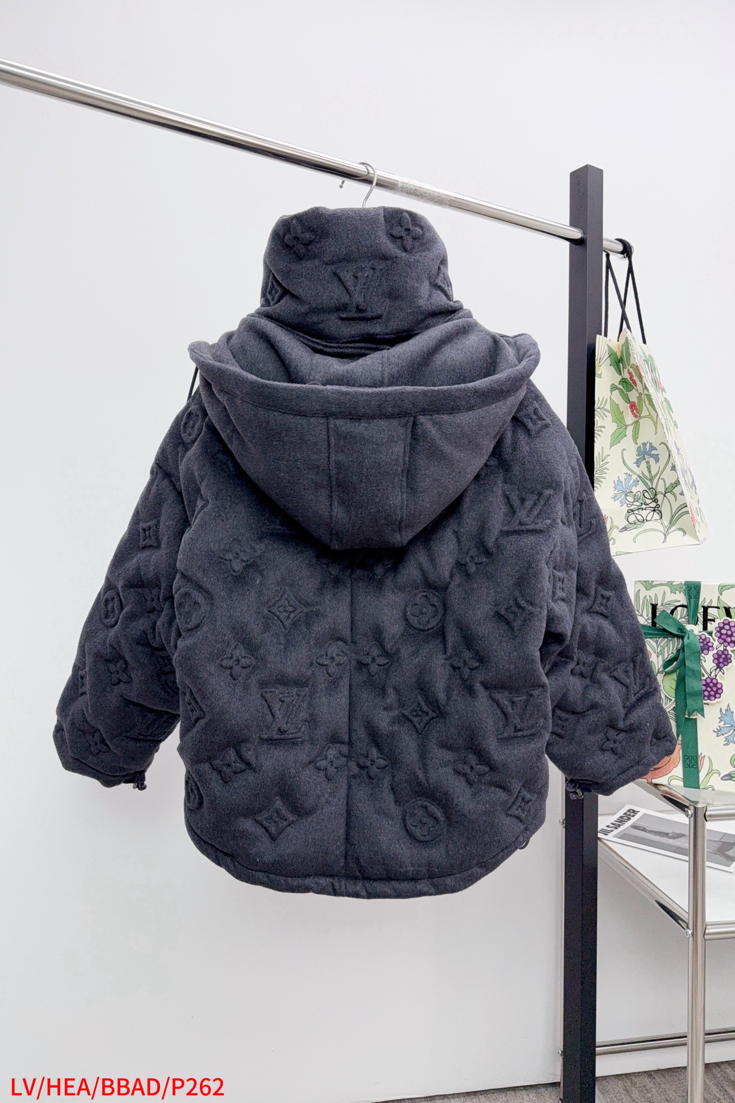 LV 精品仿製壓紋羊毛羽絨外套 立體老花設計 高端保暖款| 14 LV 精品仿製壓紋羊毛羽絨外套 立體老花設計 高端保暖款
