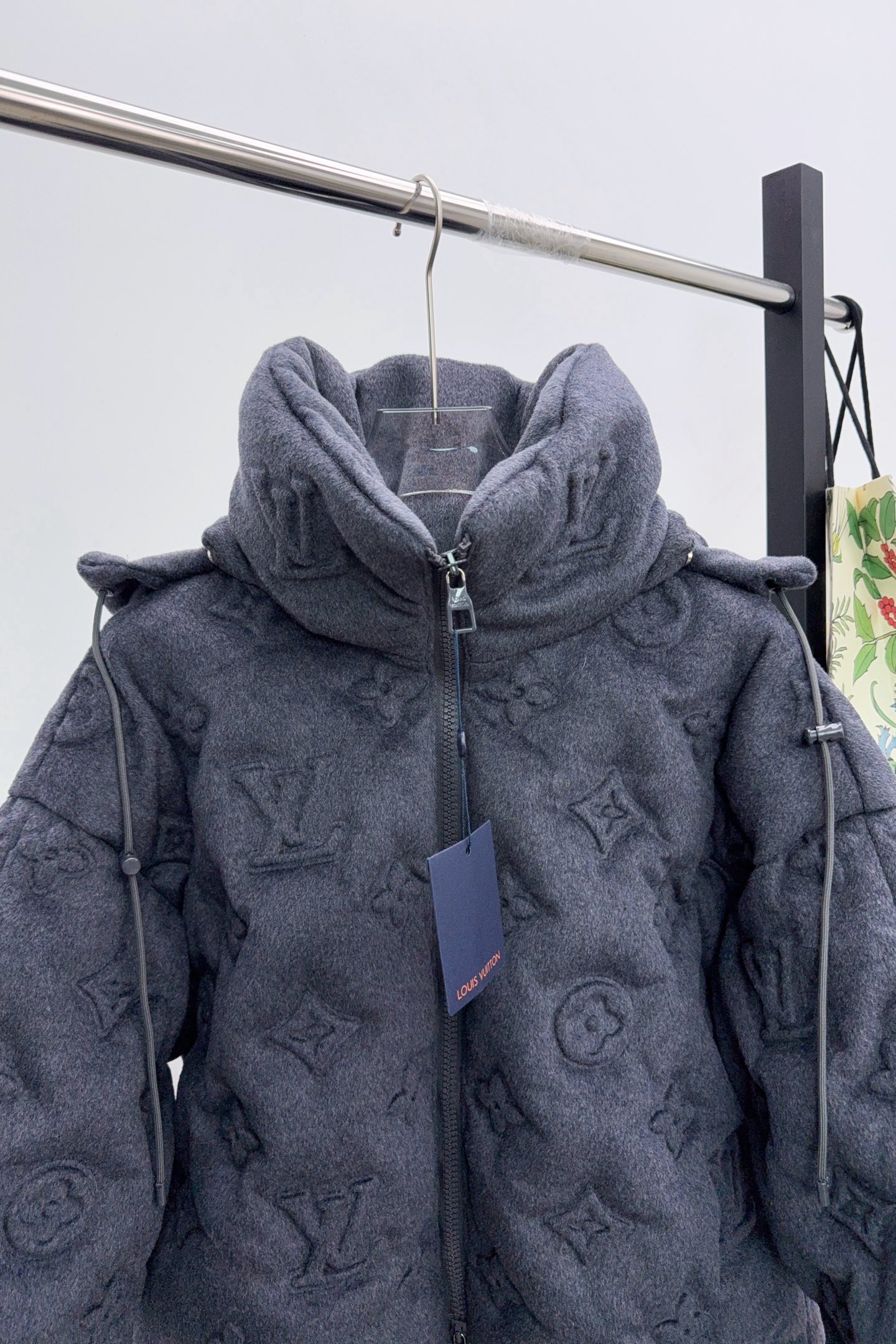 LV 精品仿製壓紋羊毛羽絨外套 立體老花設計 高端保暖款