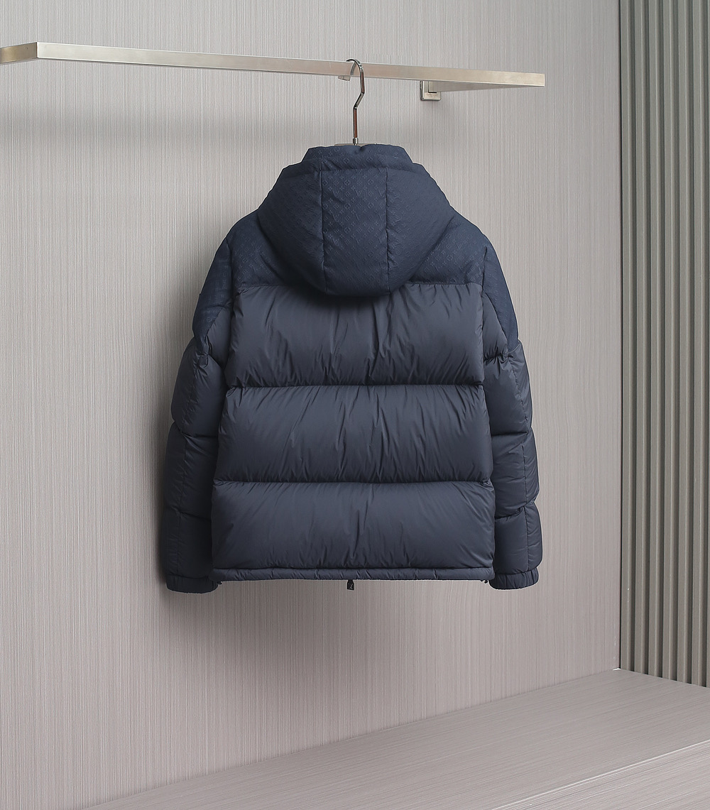 LV 高仿深藍羽絨外套 簡約連帽設計 冬季保暖精品款|超A仿原單精品圖片 14 LV 高仿深藍羽絨外套 簡約連帽設計 冬季保暖精品款|歐美奢侈品精品推薦