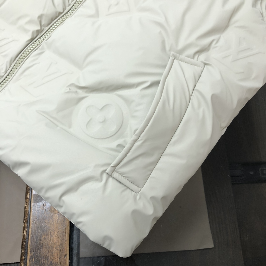 LVA貨白色羽絨背心秋冬新品 高仿精品保暖百搭款 質感對版男士外搭|超A仿原單精品圖片 11 LVA貨白色羽絨背心秋冬新品 高仿精品保暖百搭款 質感對版男士外搭|歐美奢侈品精品推薦