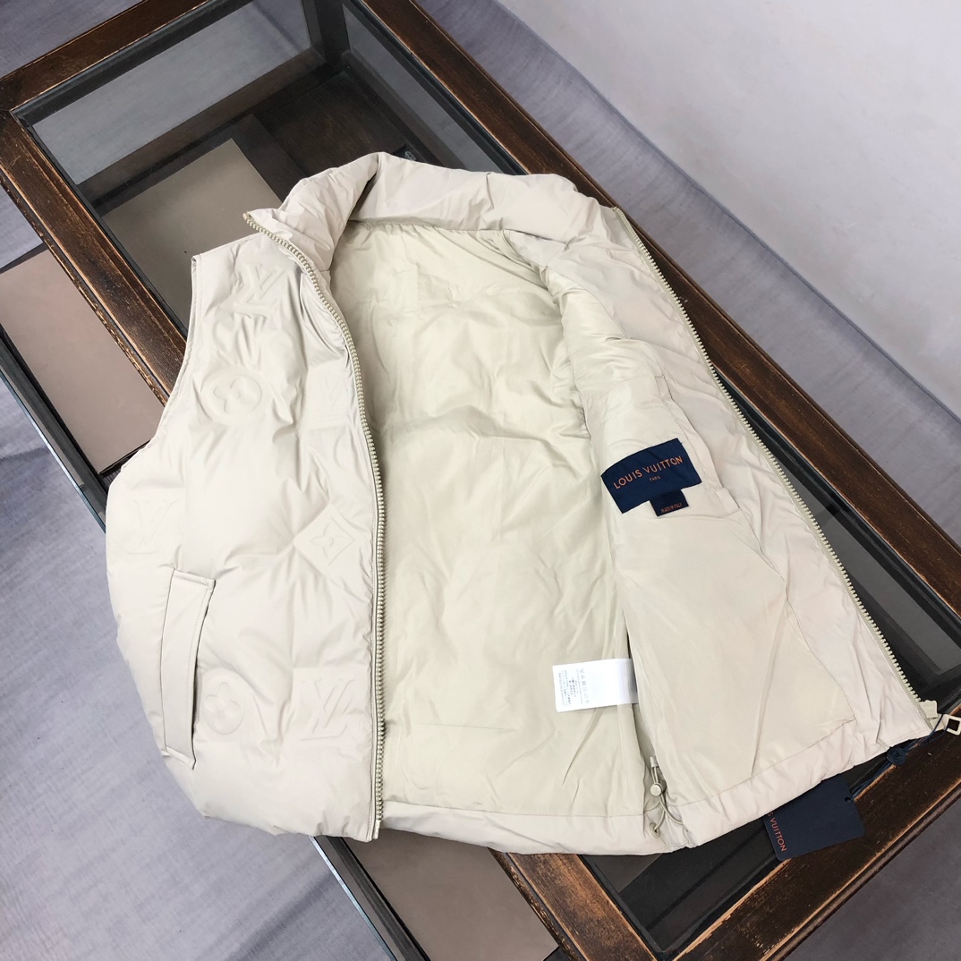 LVA貨白色羽絨背心秋冬新品 高仿精品保暖百搭款 質感對版男士外搭|超A仿原單精品圖片 10 LVA貨白色羽絨背心秋冬新品 高仿精品保暖百搭款 質感對版男士外搭|歐美奢侈品精品推薦