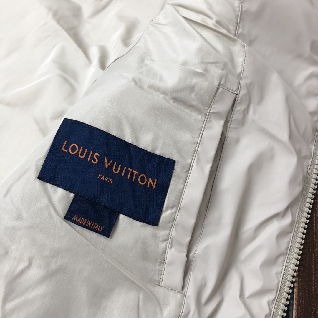 LVA貨白色羽絨背心秋冬新品 高仿精品保暖百搭款 質感對版男士外搭|超A仿原單精品圖片 9 LVA貨白色羽絨背心秋冬新品 高仿精品保暖百搭款 質感對版男士外搭|歐美奢侈品精品推薦