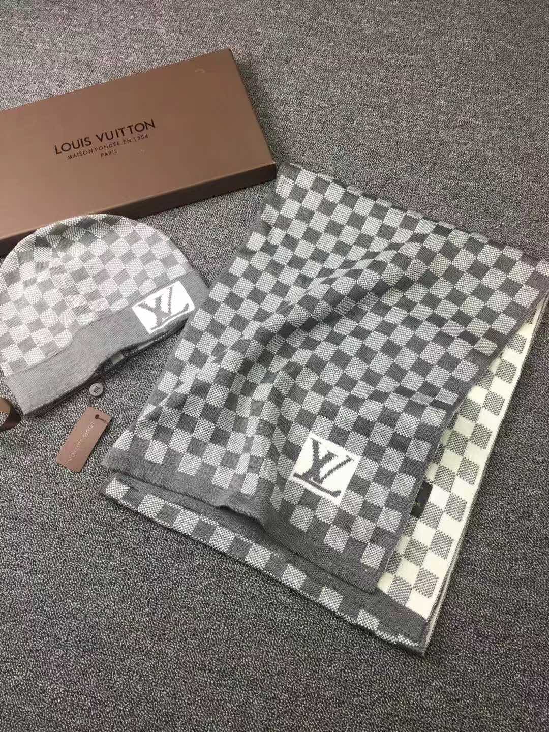 LV一比一灰色棋盤格針織帽圍巾組|超A仿原單精品圖片 12 LV一比一灰色棋盤格針織帽圍巾組|歐美奢侈品精品推薦