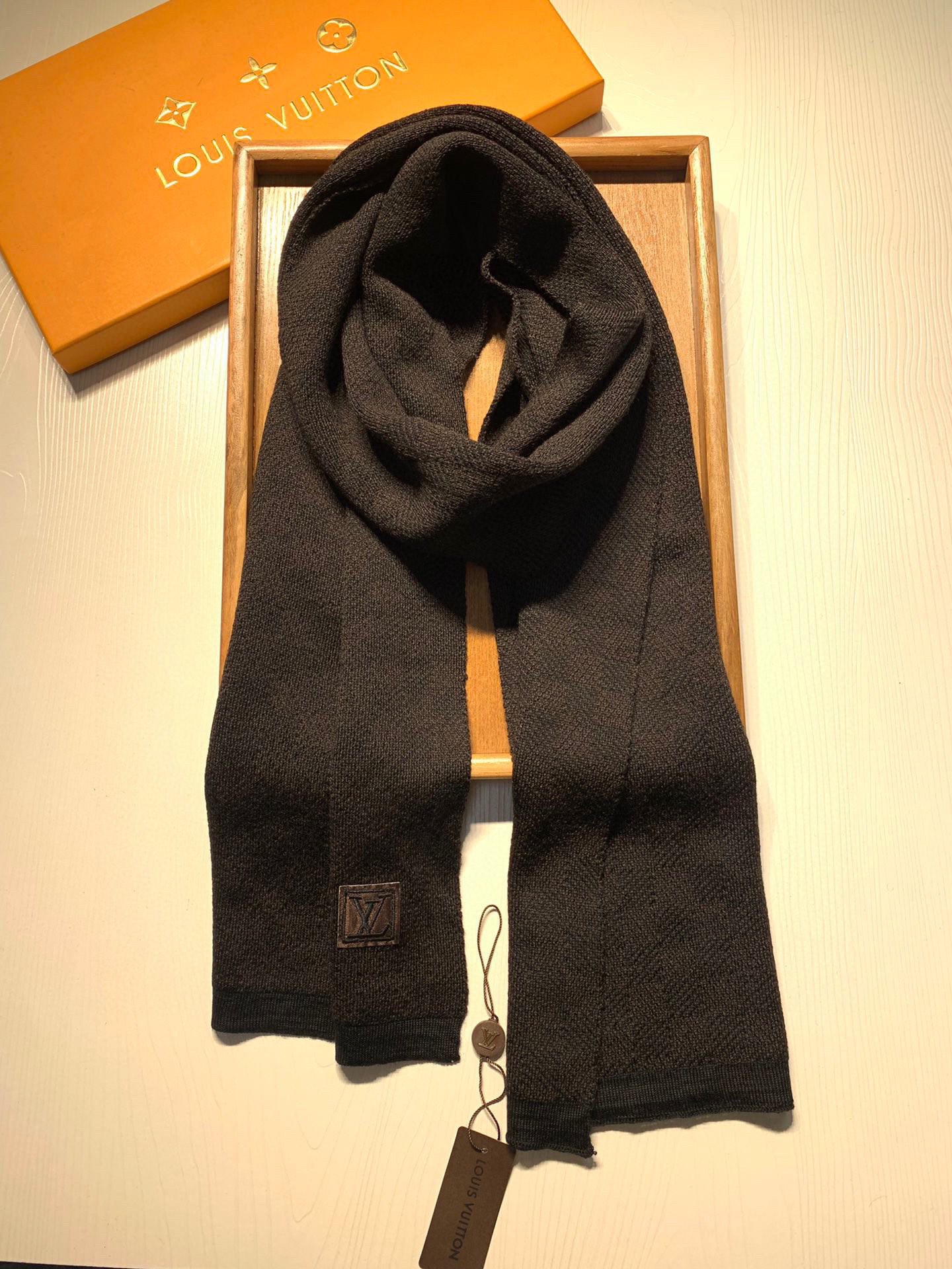 LV精品對版深灰格紋針織帽圍巾組｜歐美奢侈品精品推薦