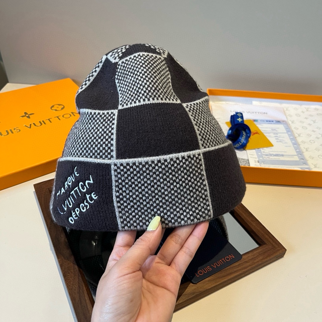 LV高端還原純黑羊毛针织帽子精品款｜歐美奢侈品精品推薦