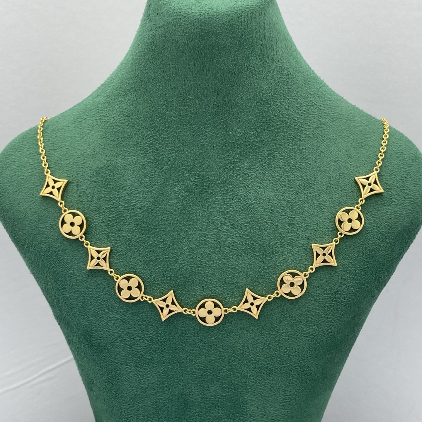 LV一比一金色Monogram花形鏈條項鍊經典精品款|超A仿原單精品圖片 2 LV一比一金色Monogram花形鏈條項鍊經典精品款|歐美奢侈品精品推薦