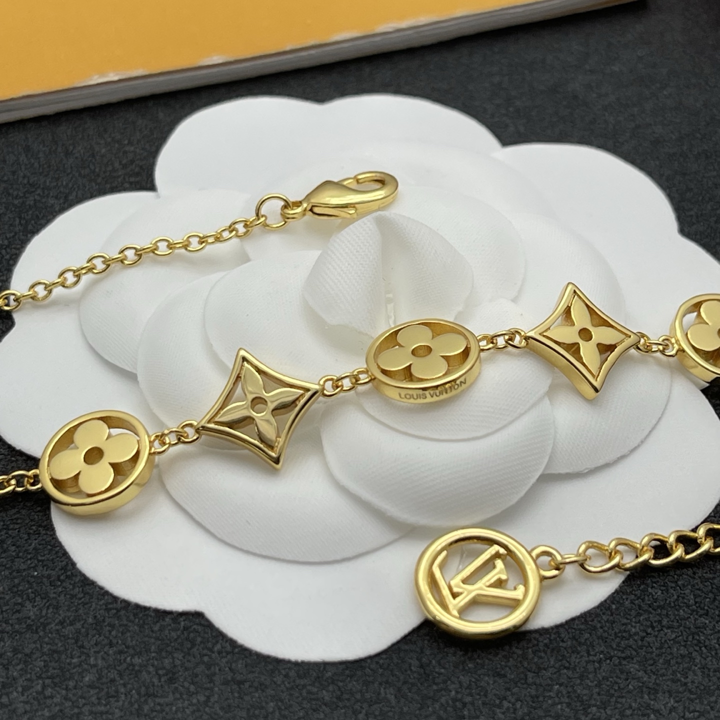 LV一比一金色Monogram花形鏈條項鍊經典精品款｜歐美奢侈品精品推薦