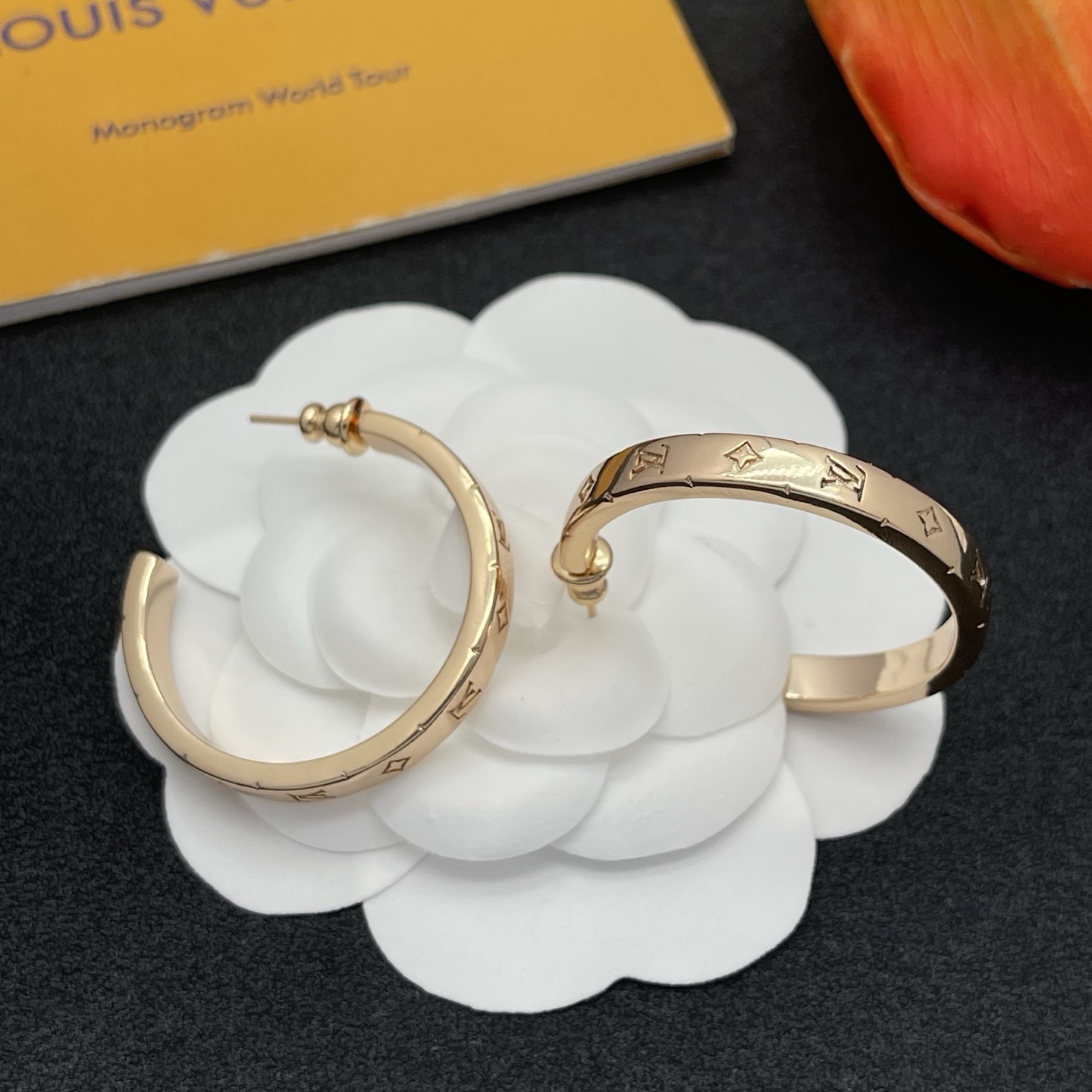 LV原單金色刻花開口戒指Monogram時尚精品款｜歐美奢侈品精品推薦