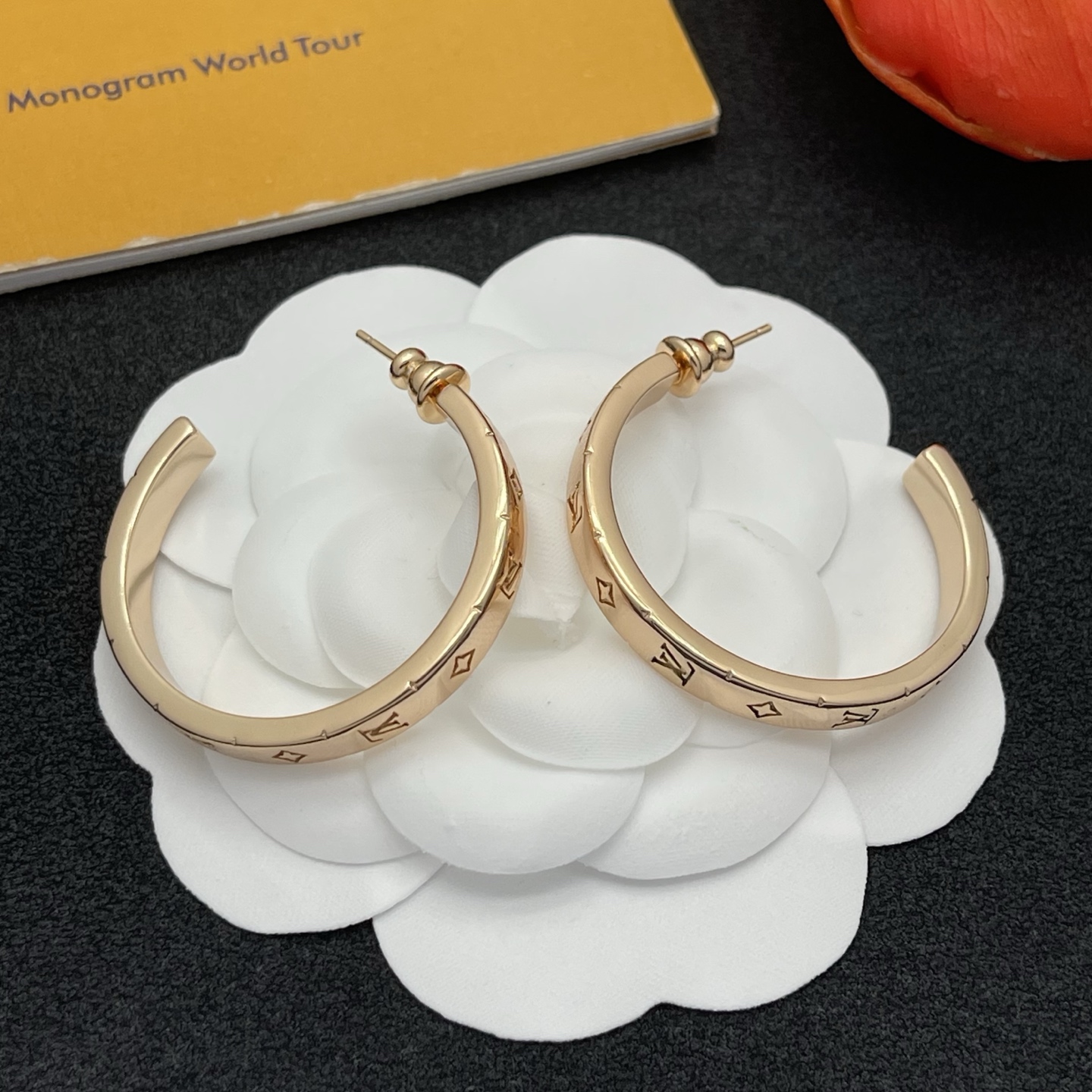 LV原單金色刻花開口戒指Monogram時尚精品款｜歐美奢侈品精品推薦