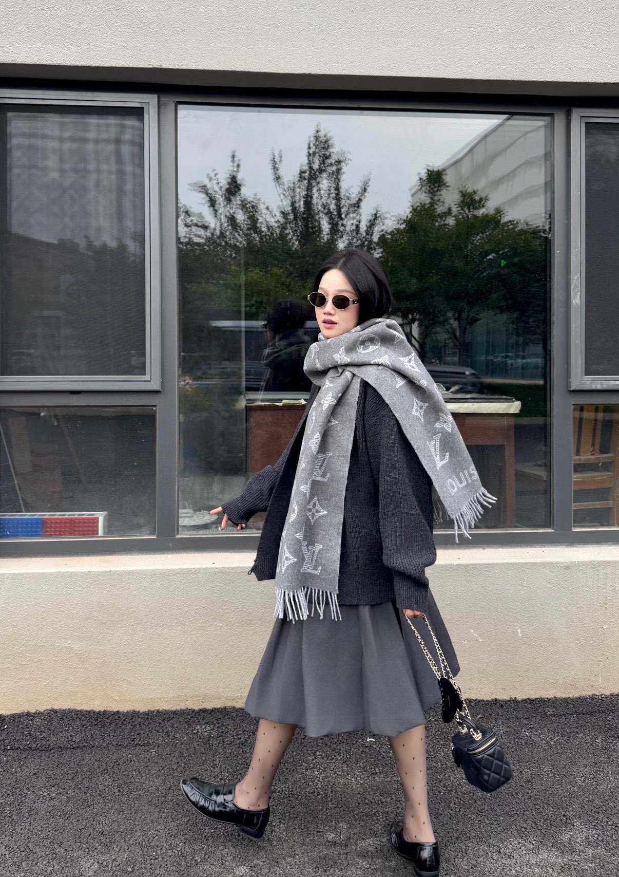 LV高仿灰色滿版流蘇圍巾簡約百搭男女款｜歐美奢侈品精品推薦
