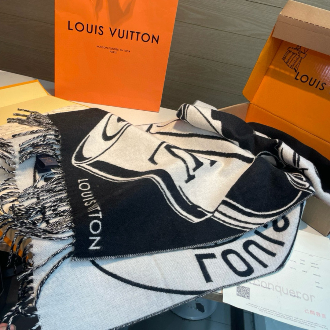 LV高仿黑白雙色流蘇圍巾冬季經典精品款｜歐美奢侈品精品推薦