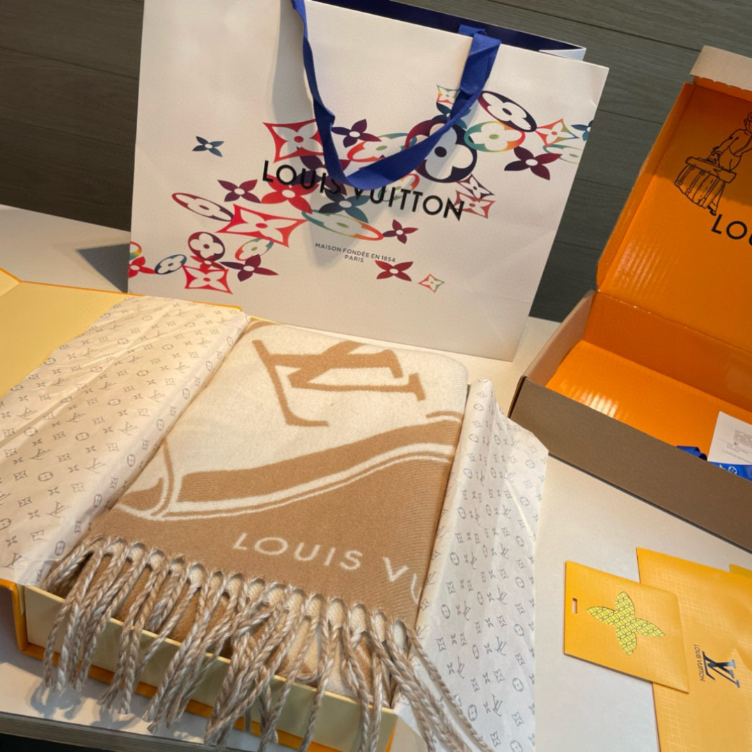 LV一比一米白拼焦糖流蘇圍巾柔和質感款|超A仿原單精品圖片 2 LV一比一米白拼焦糖流蘇圍巾柔和質感款|歐美奢侈品精品推薦