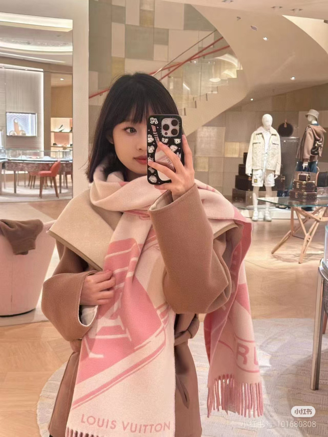 LV原單粉色Logo流蘇圍巾柔美氣質女款｜歐美奢侈品精品推薦