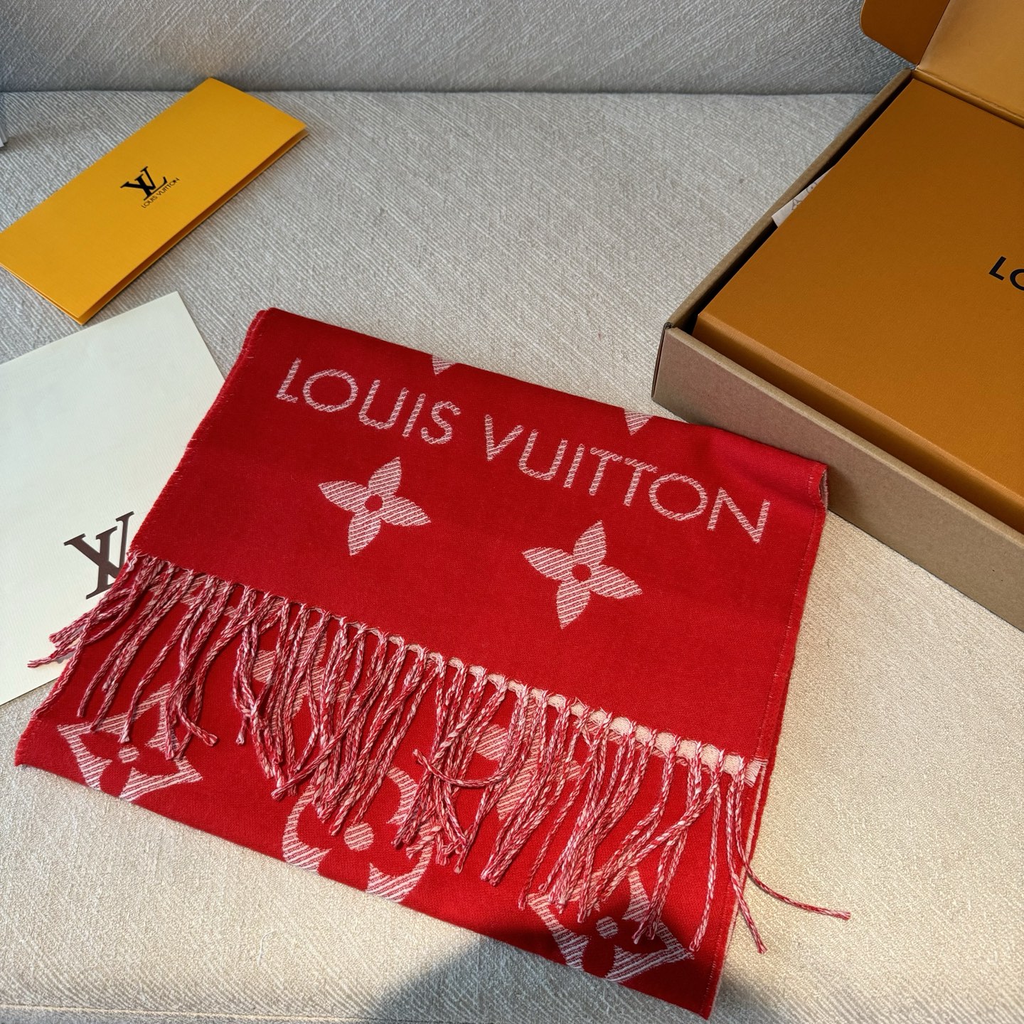 LV一比一紅色Monogram流蘇圍巾氣質百搭精品｜歐美奢侈品精品推薦