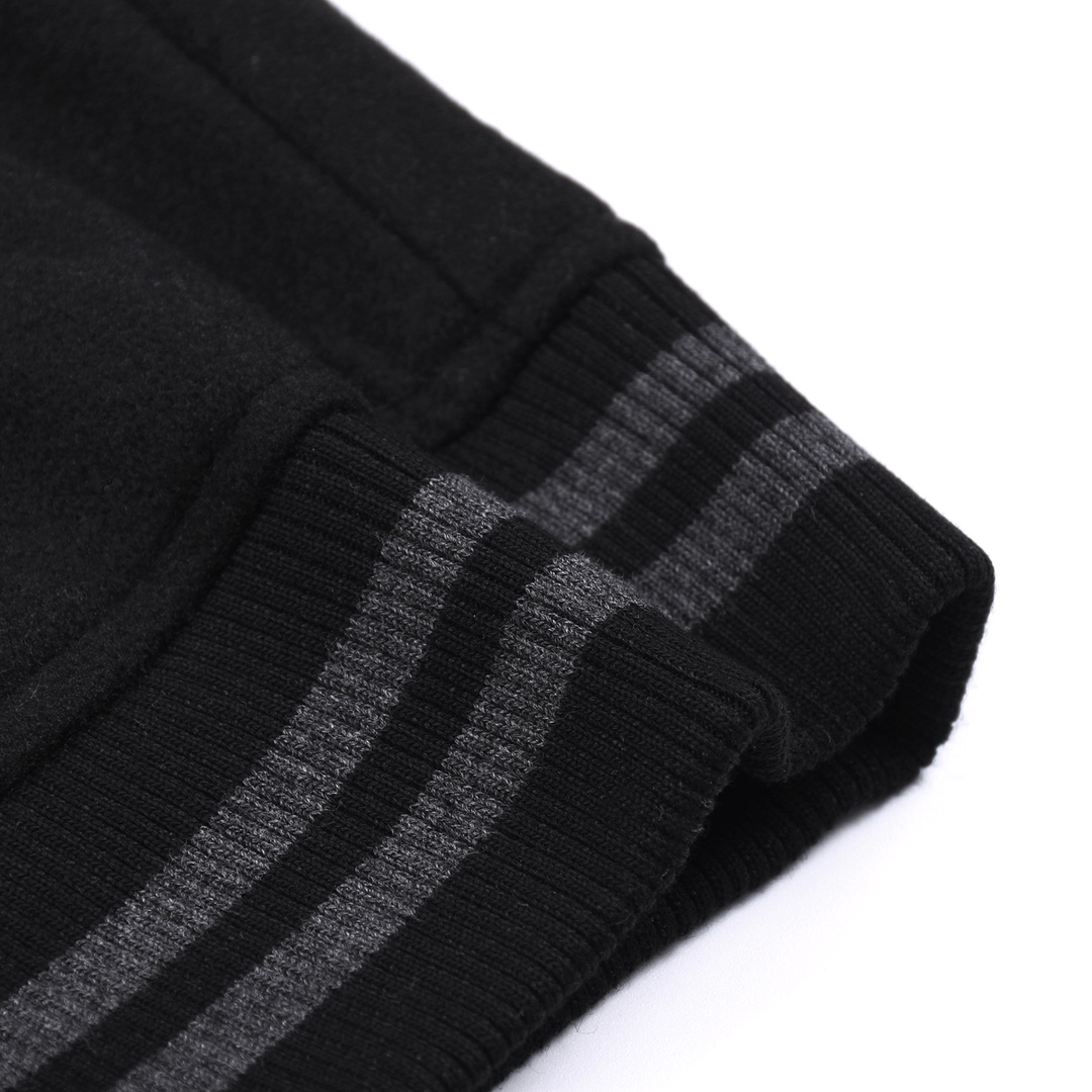 LV精品仿製黑色棒球外套 經典皮袖Monogram壓紋設計｜歐美奢侈品精品推薦