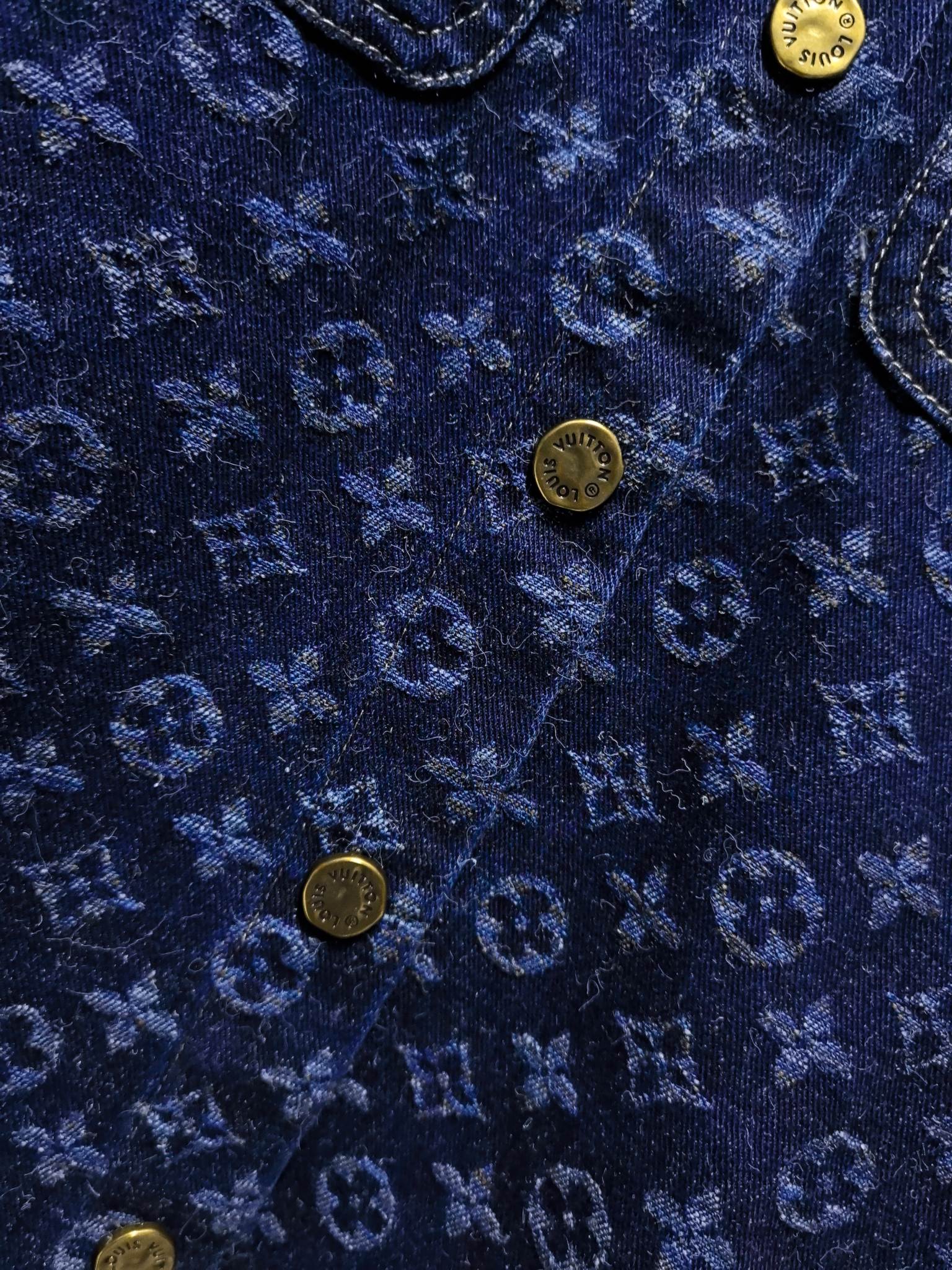 LV高仿滿版Monogram牛仔襯衫 復古水洗設計 男士時尚上衣|超A仿原單精品圖片 11 LV高仿滿版Monogram牛仔襯衫 復古水洗設計 男士時尚上衣|歐美奢侈品精品推薦