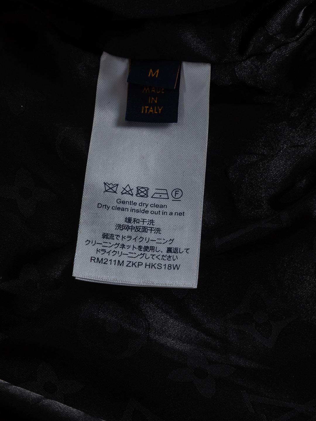 LV高仿滿版暗花飛行外套 經典金屬拉鍊設計精品男士夾克｜歐美奢侈品精品推薦