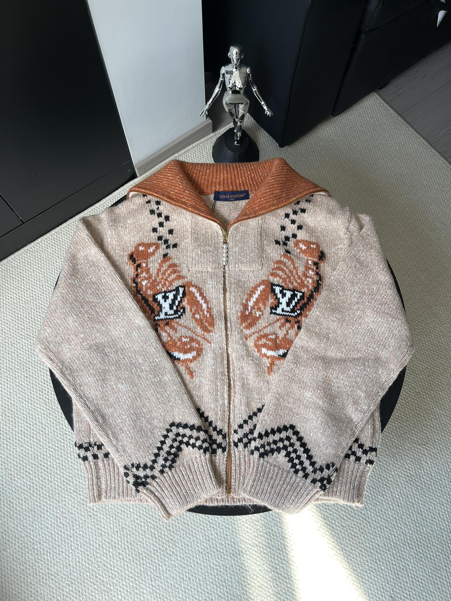 LV原單復古針織開襟外套 經典老花虎紋刺繡設計拉鍊毛衣|超A仿原單精品圖片 2 LV原單復古針織開襟外套 經典老花虎紋刺繡設計拉鍊毛衣|歐美奢侈品精品推薦