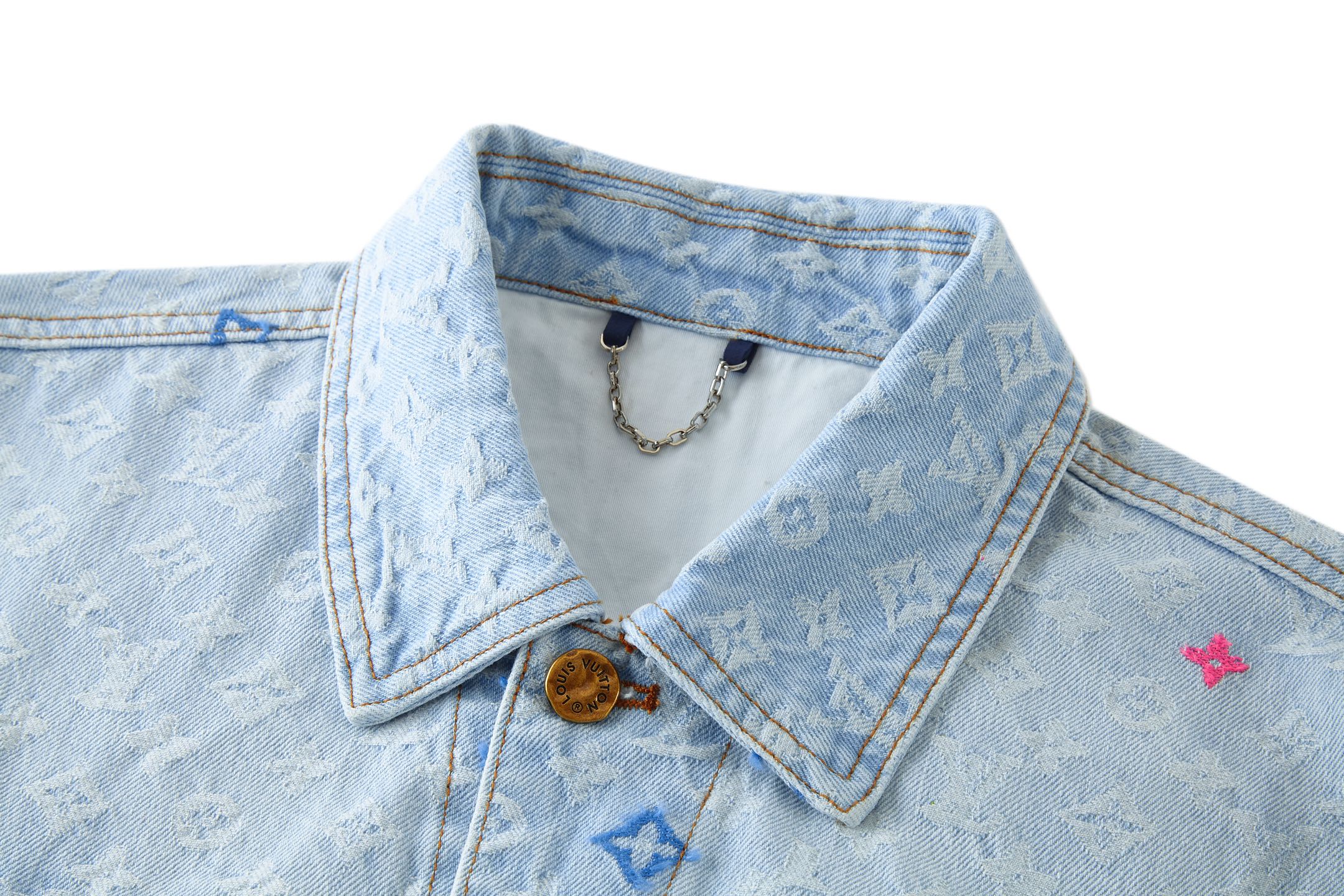 LV精品仿製淺藍色丹寧外套 多彩Monogram老花刺繡設計｜歐美奢侈品精品推薦