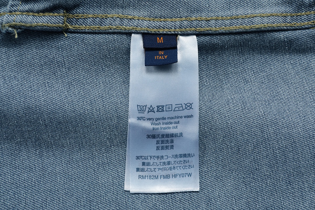 LV精品原單藍色丹寧外套 雲紋老花提花設計|超A仿原單精品圖片 15 LV精品原單藍色丹寧外套 雲紋老花提花設計|歐美奢侈品精品推薦