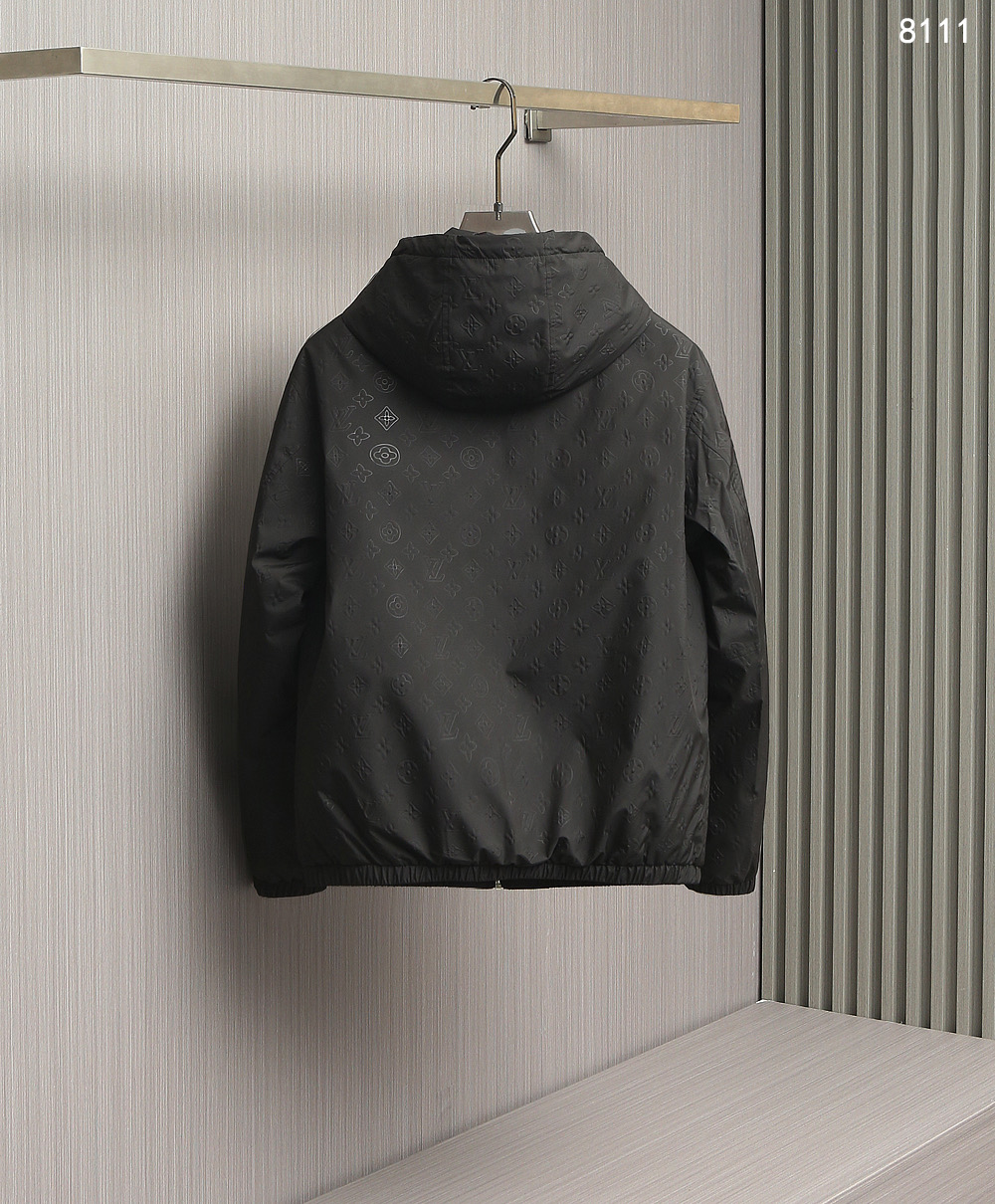 LV高仿連帽外套百搭黑色款時尚輕盈新作|超A仿原單精品圖片 14 LV高仿連帽外套百搭黑色款時尚輕盈新作|歐美奢侈品精品推薦