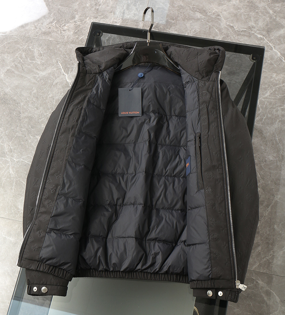 LV高仿連帽外套百搭黑色款時尚輕盈新作|超A仿原單精品圖片 13 LV高仿連帽外套百搭黑色款時尚輕盈新作|歐美奢侈品精品推薦