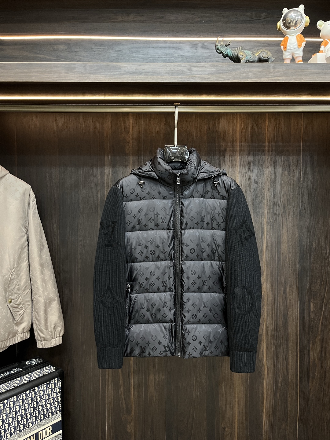 LV一比一拼接羽絨外套雙材質設計精品冬裝|超A仿原單精品圖片 14 LV一比一拼接羽絨外套雙材質設計精品冬裝|歐美奢侈品精品推薦