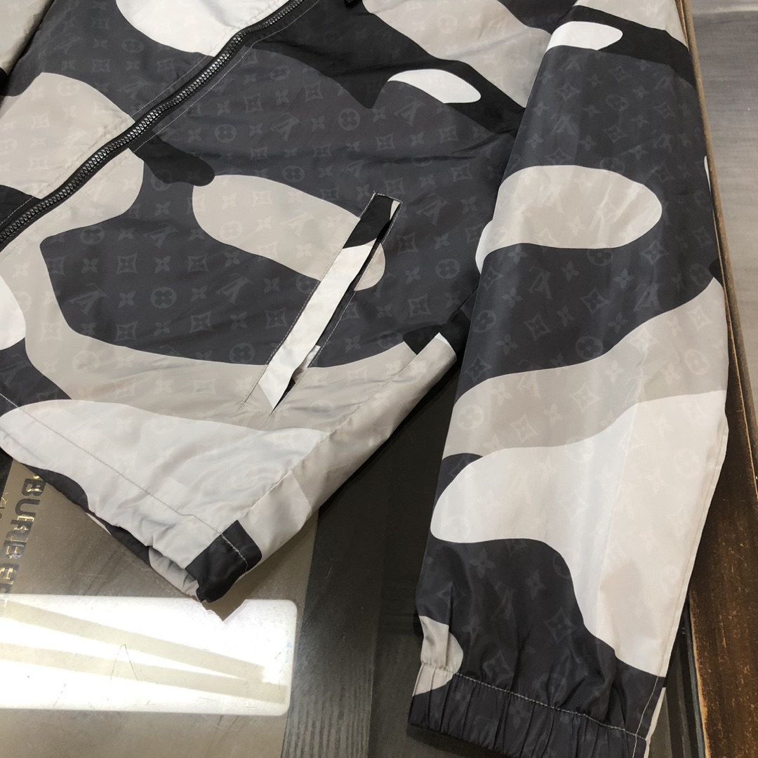 LV原單迷彩防風外套街頭潮流男士連帽款｜歐美奢侈品精品推薦