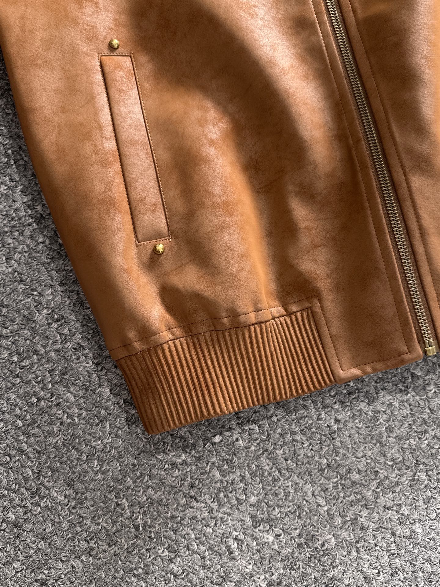 LV A貨麂皮立領外套焦糖棕色質感新款｜歐美奢侈品精品推薦