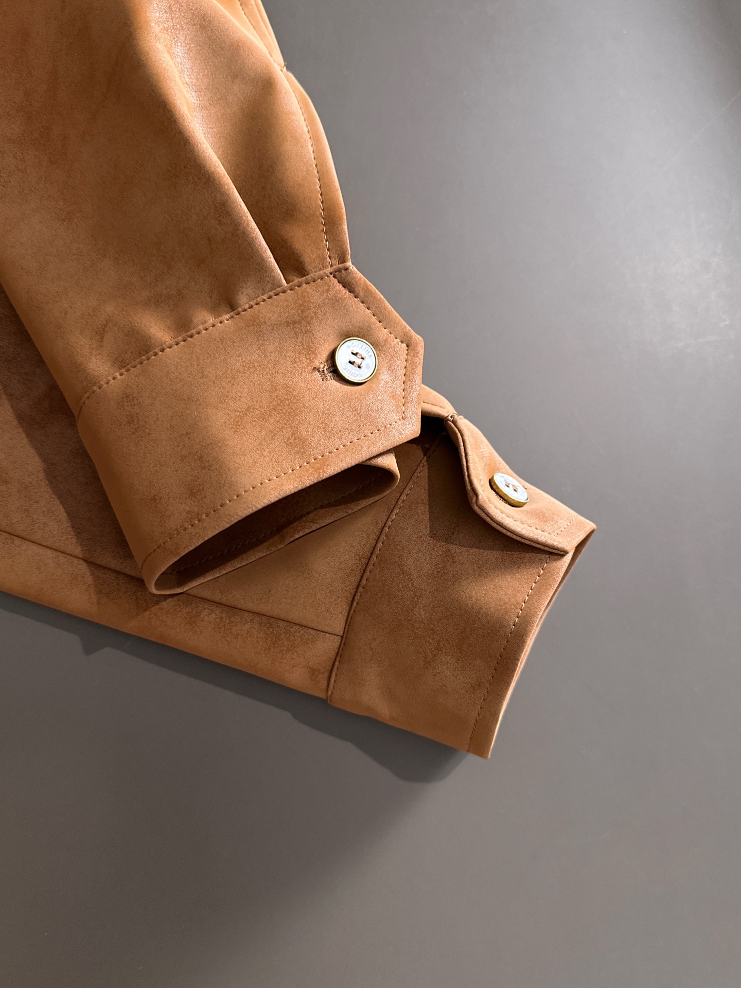 LV A貨麂皮立領外套焦糖棕色質感新款｜歐美奢侈品精品推薦