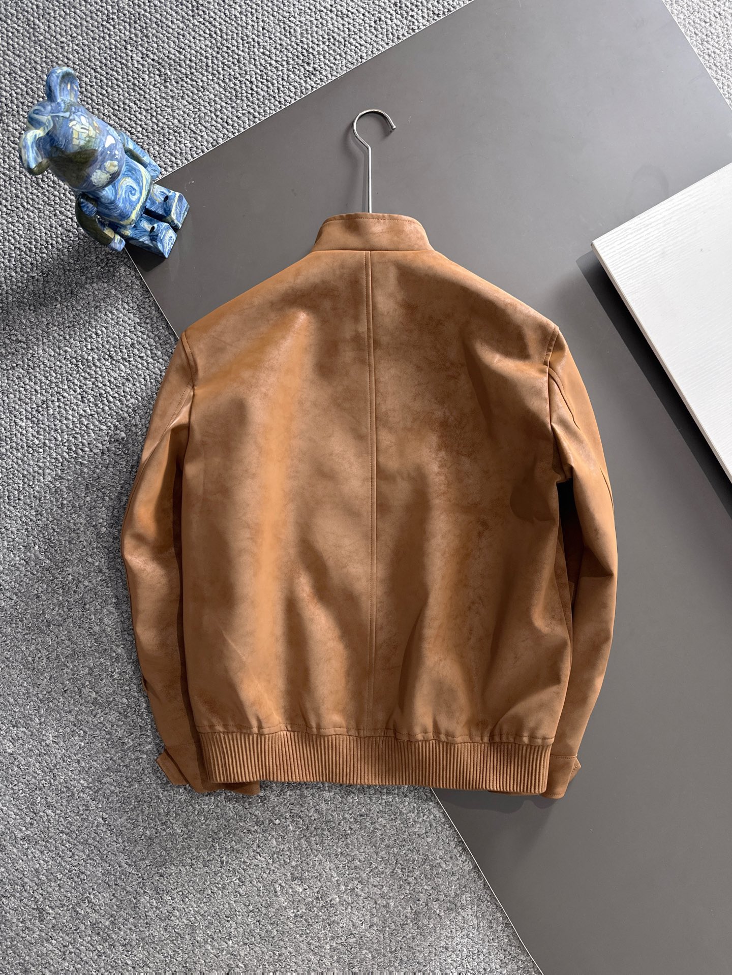 LV A貨麂皮立領外套焦糖棕色質感新款｜歐美奢侈品精品推薦