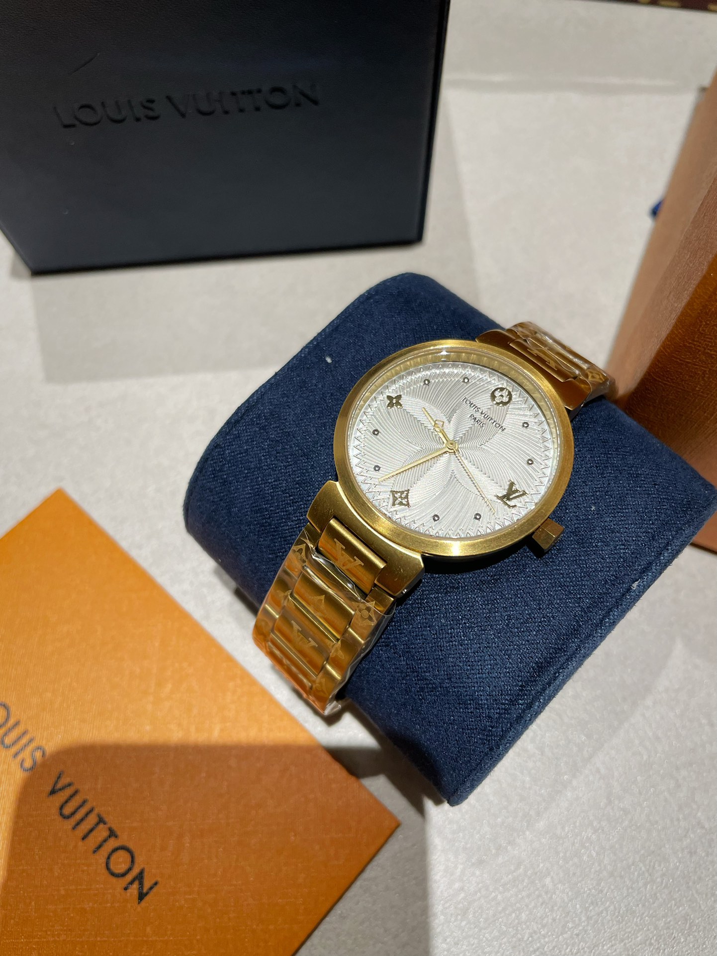 LV高仿金色腕錶女士款時尚優雅造型｜歐美奢侈品精品推薦