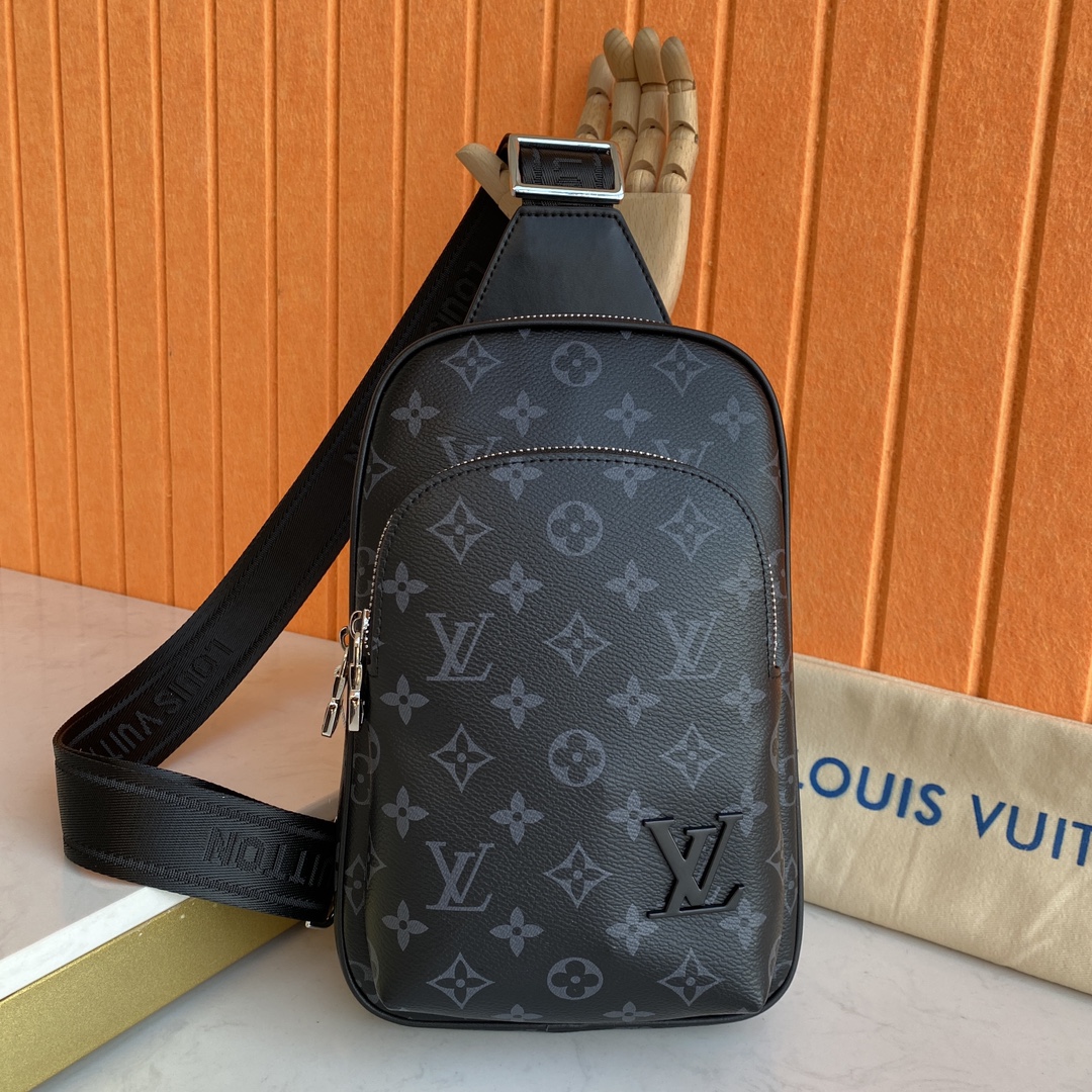 LV一比一男士Monogram單肩包深灰經典花紋斜背胸包｜歐美奢侈品精品推薦