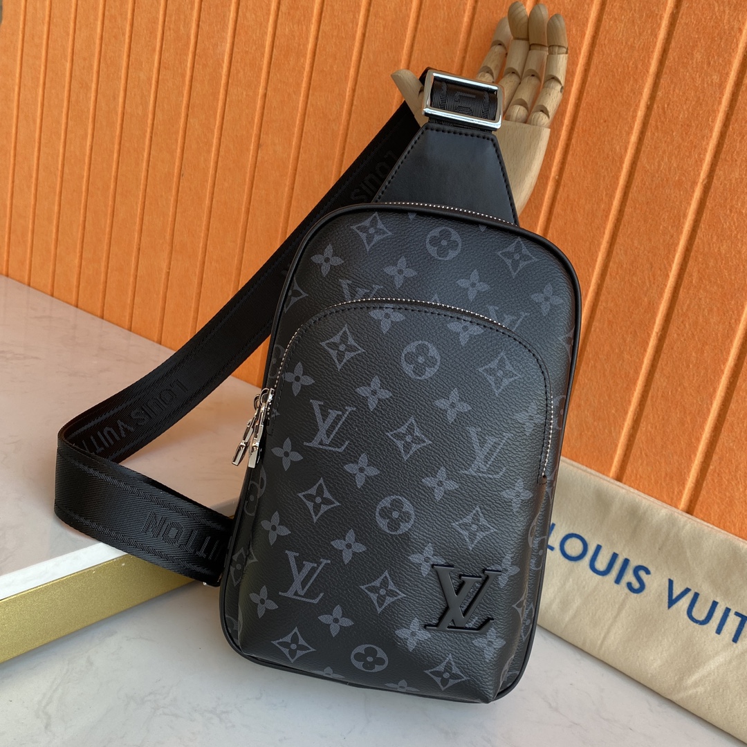 LV一比一男士Monogram單肩包深灰經典花紋斜背胸包｜歐美奢侈品精品推薦