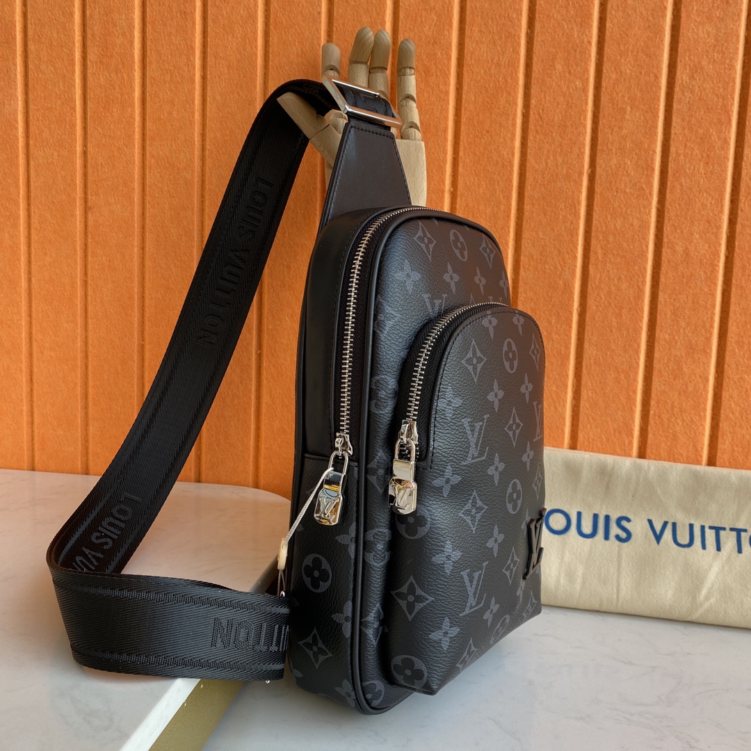 LV一比一男士Monogram單肩包深灰經典花紋斜背胸包｜歐美奢侈品精品推薦