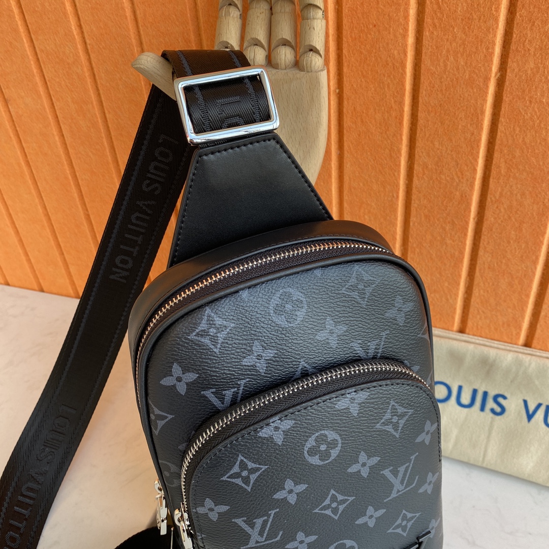 LV一比一男士Monogram單肩包深灰經典花紋斜背胸包｜歐美奢侈品精品推薦