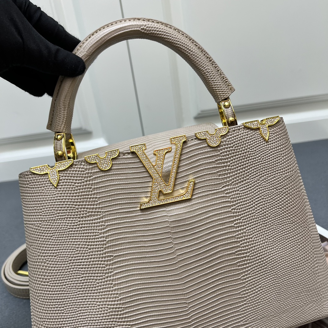 LV 一比一 M12297 米杏色壓紋手提包 金色扣27cm典雅通勤款|超A仿原單精品圖片 12 LV 一比一 M12297 米杏色壓紋手提包 金色扣27cm典雅通勤款|歐美奢侈品精品推薦