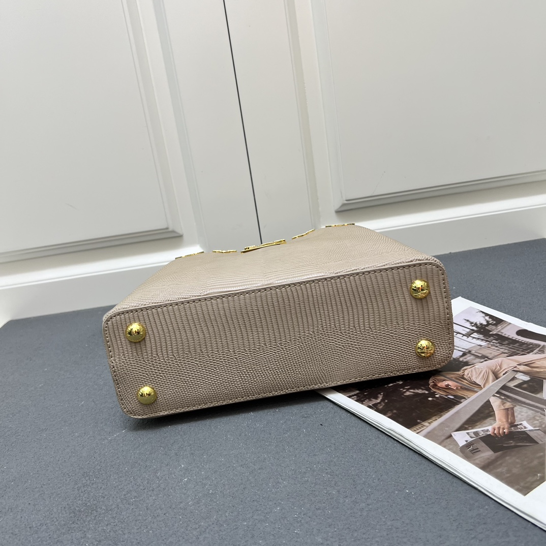 LV 一比一 M12297 米杏色壓紋手提包 金色扣27cm典雅通勤款|超A仿原單精品圖片 10 LV 一比一 M12297 米杏色壓紋手提包 金色扣27cm典雅通勤款|歐美奢侈品精品推薦