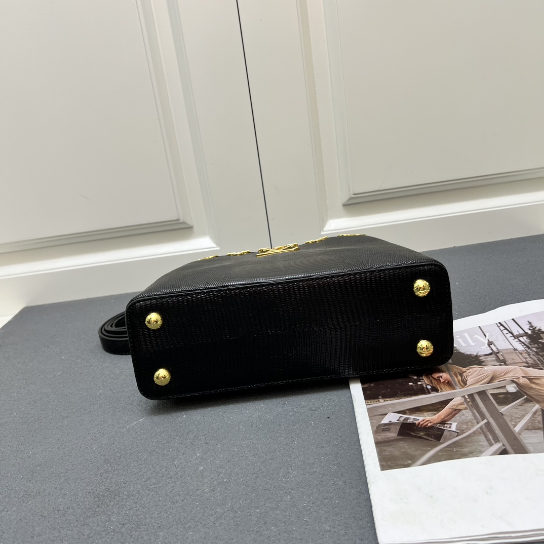 LV 高仿 M12297 黑色壓紋手提包 金扣細節27cm商務百搭款|超A仿原單精品圖片 9 LV 高仿 M12297 黑色壓紋手提包 金扣細節27cm商務百搭款|歐美奢侈品精品推薦