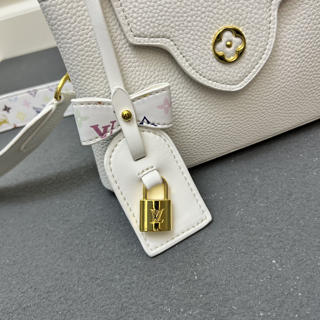 LV高仿 12352 小號白色鎖扣翻蓋手提包 21x14x8cm寬肩帶女包｜歐美奢侈品精品推薦