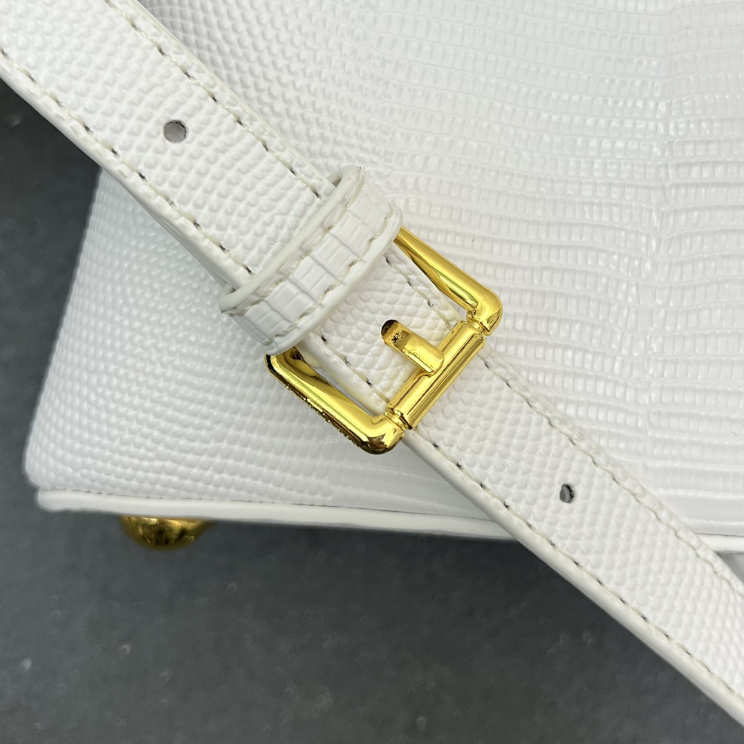 LV高仿Capucines Mini白色蜥蜴紋皮革手提包金屬V字鎖扣優雅斜挎包｜歐美奢侈品精品推薦