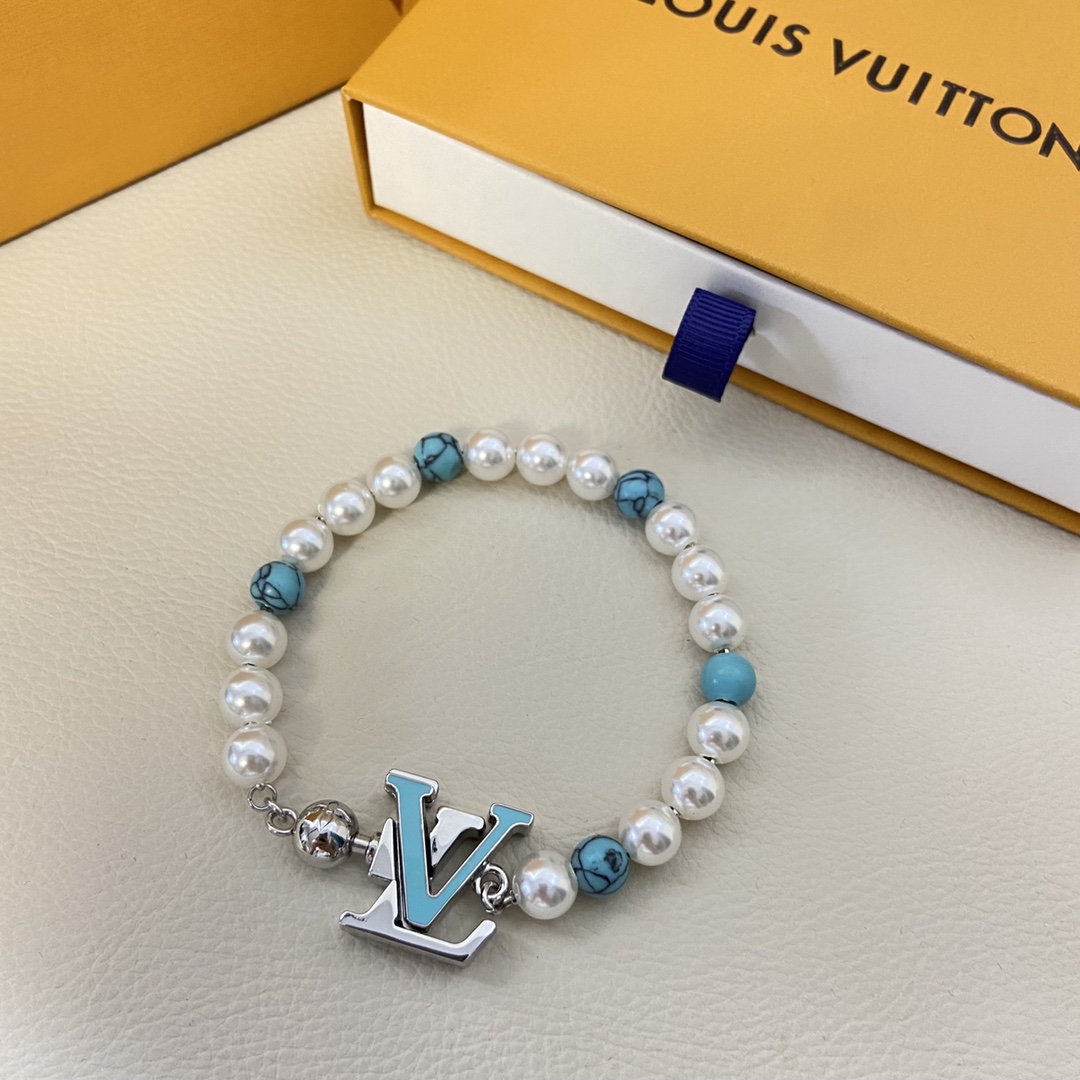 LV A貨珍珠串飾手鏈 白珍珠襯藍紋石 點綴湖水藍LV標誌吊飾