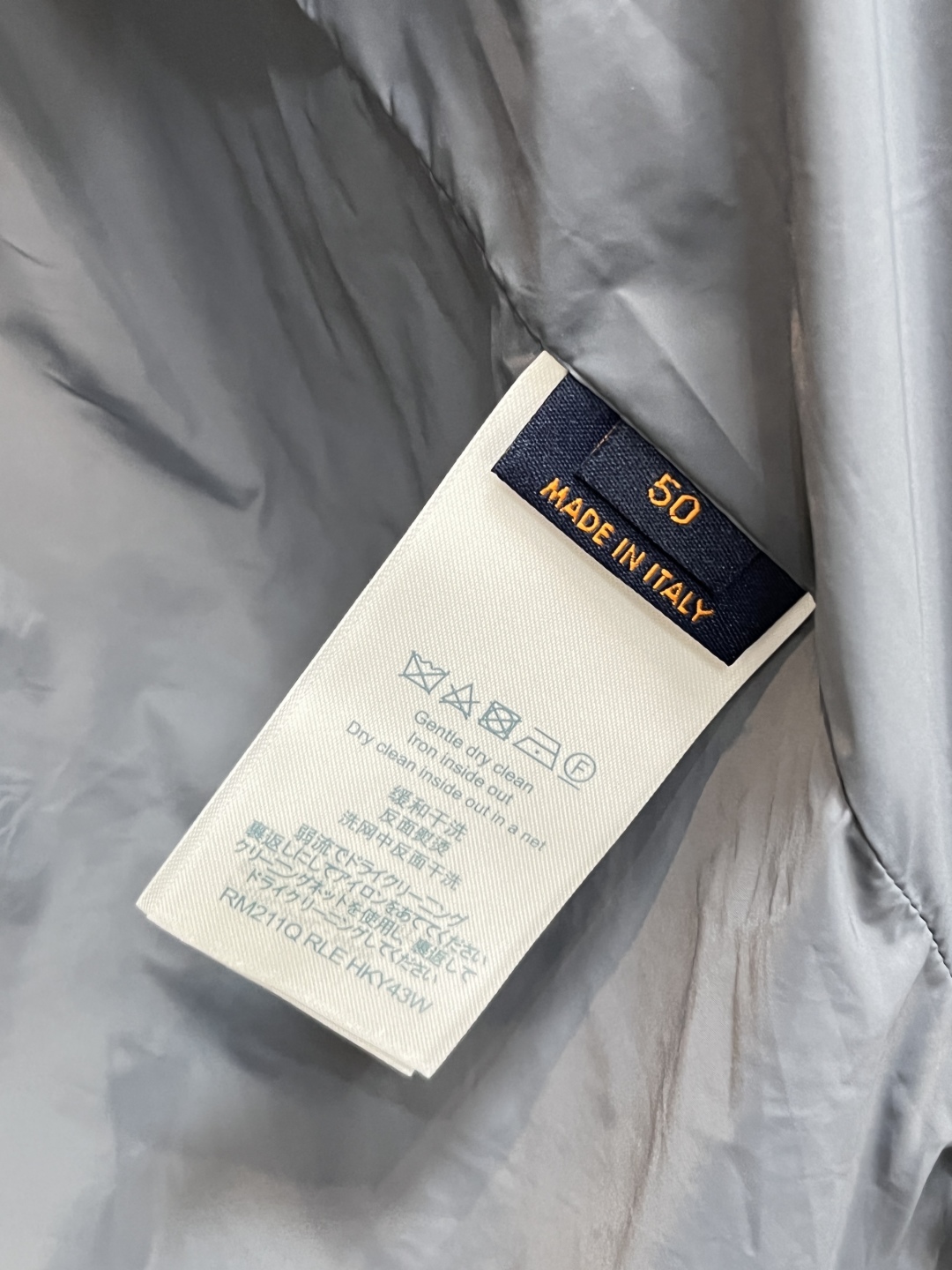 LV 高仿Monogram羽絨外套亮灰拼接設計 冬季防風保暖款｜歐美奢侈品精品推薦