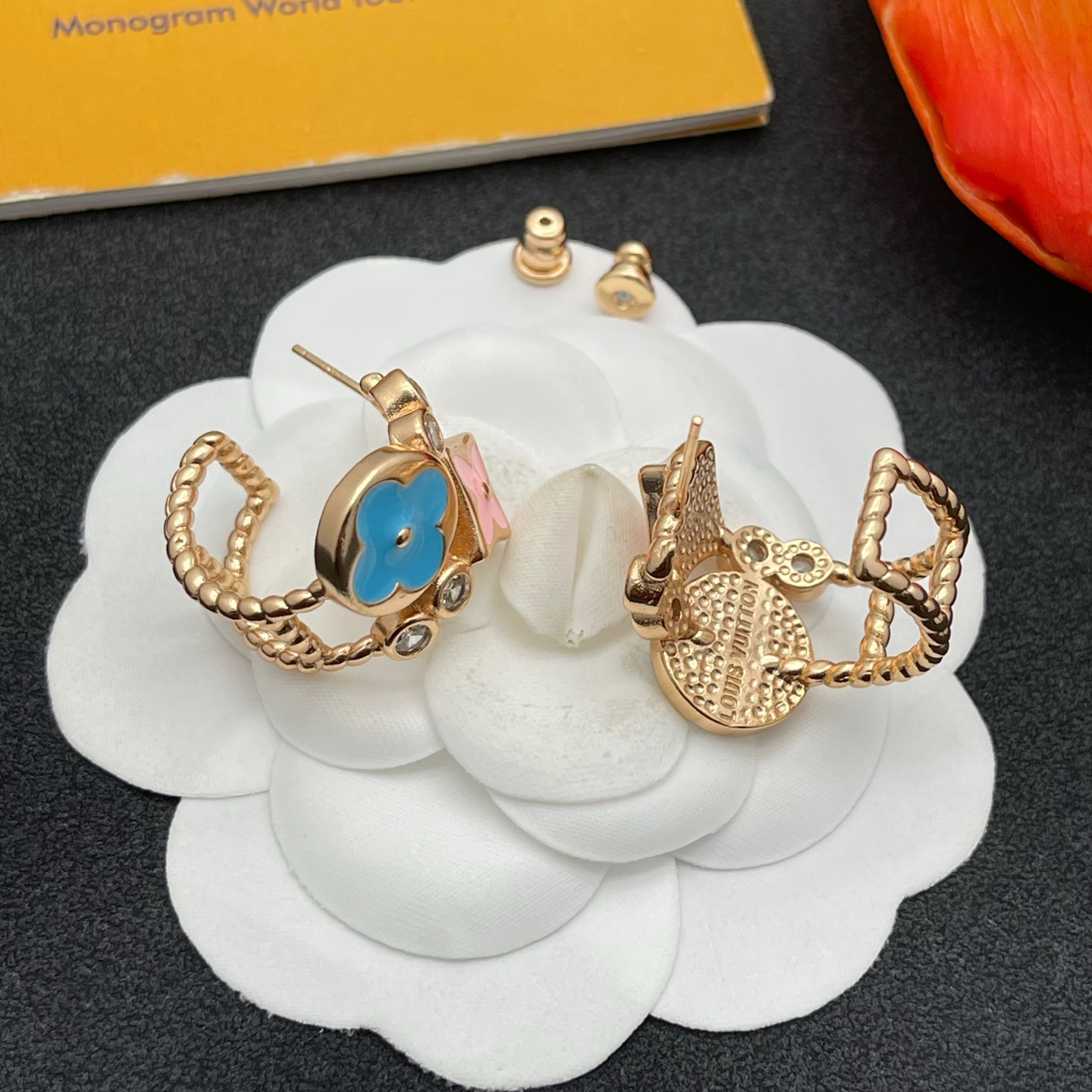 LV藍花琺瑯耳環 高仿精品雙層設計款｜歐美奢侈品精品推薦